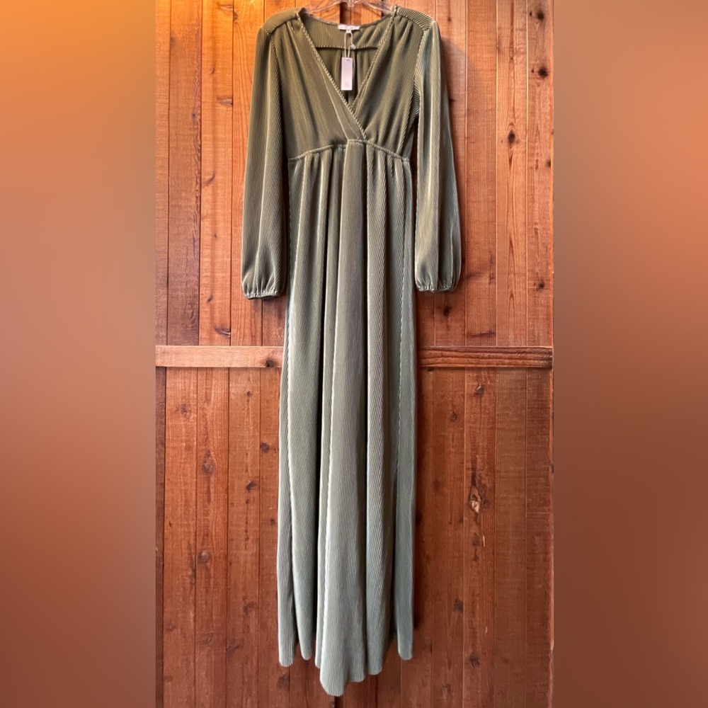 Baltic Born Dress Size M Venus Pleated Sage Green Maxi Dress Ribbed Stretch